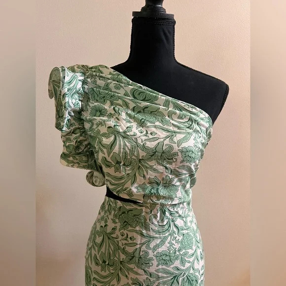 Floral Green and White One-Shoulder Dress - Picture 2 of 4